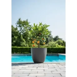 Clearance Blomkruka - TRÄDGÅRD ID - Phoenix antracit - 48 x 42 cm - 100 % återvunnen och återvinningsbar - Frost- och UV-beständig - För utomhusbruk Krukker & Plantebeholdere