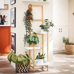 Plantestativer^Blomsterhylde i træ - Planteholder STR13-WN - Flere niveauer - Til 3 potter - 31×130×27 cm - Samling kræves - Hvid