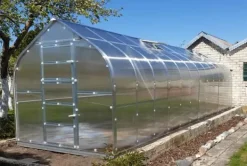 Clearance Drivhus STANDARD 20 - 2,5x8m med 6 mm polycarbonatbelægning Drivhus