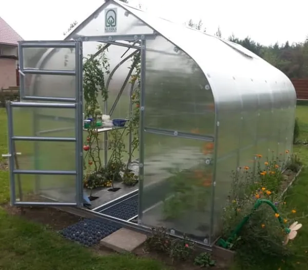 Clearance Drivhus STANDARD 20 - 2,5x8m med 6 mm polycarbonatbelægning Drivhus