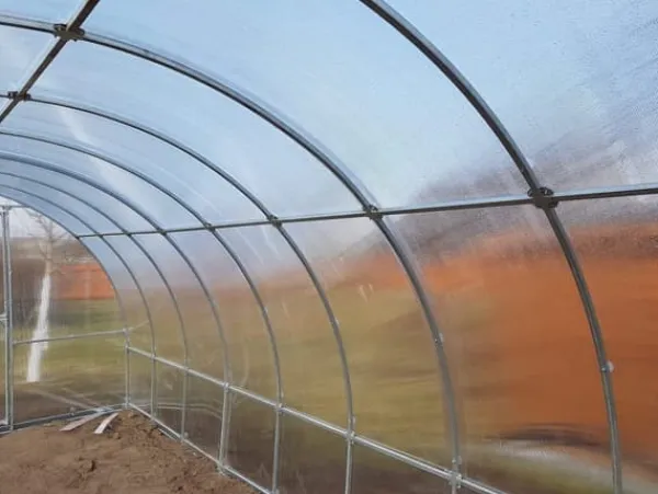 Discount Drivhus KLASIKA RØR 3x8m (24m2) med fundamenter og 4mm polycarbonatbelægning Drivhus
