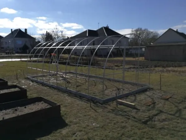 Discount Drivhus KLASIKA RØR 3x8m (24m2) med fundamenter og 4mm polycarbonatbelægning Drivhus