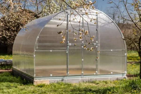 Clearance Drivhus KLASIKA RØR 3x10m (30m2) med fundamenter og 4mm polycarbonatbelægning Drivhus