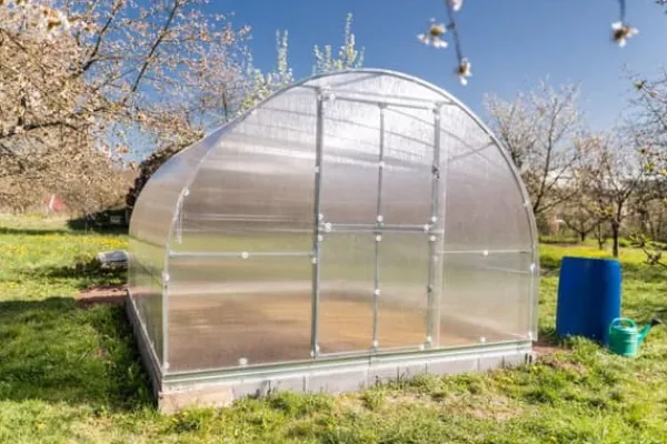 Clearance Drivhus KLASIKA RØR 3x10m (30m2) med fundamenter og 4mm polycarbonatbelægning Drivhus