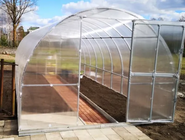 Clearance Drivhuse KLASIKA TUBE 3x6m (18m2) med fundament og 6mm polycarbonatbelægning Drivhus