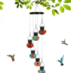 Clearance OBOSOE Solar Hummingbird Feeder med vindklokke – 6 lækagesikre glasdøre, matteret design og flerfarvet natlys Vinddekoration