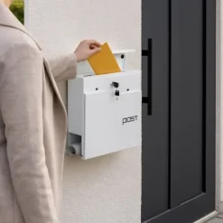 Postkasser & Brevindkast^Postkasse med avisholder, 38x37x12 cm, Metal