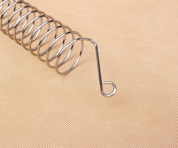 Discount Rustfrit Stål Spiral Fuglefoderhus Godbids Frugtholder til Papegøje Fuglefoderhus Til Fugle & Småvildt