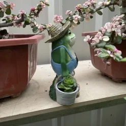 Havedekorationer^Sjove frøhavestatuer, frøhavedekorationer, havedyrstatuer, udendørs havegaver, julepynt