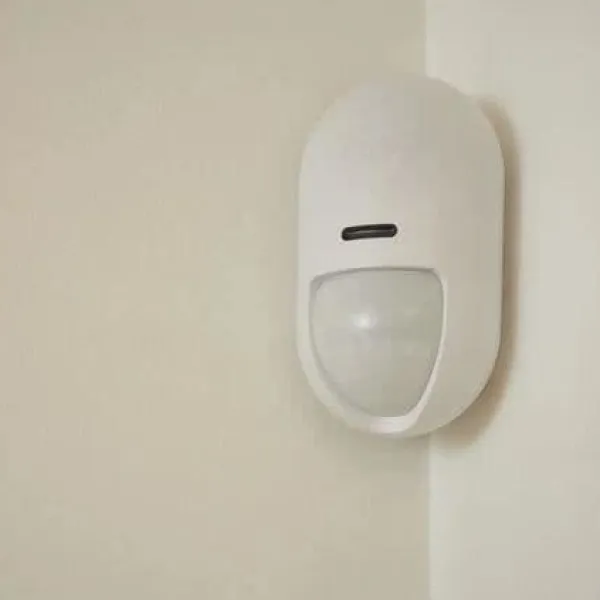 Hjemmealarmsystemer^Smart alarmsæt + udendørs sirene - Tilsluttet - YALE - 4 tilbehør
