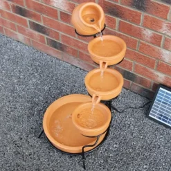 Springvand & Damme^Springvandskåle med Solcelle - Terracotta | Have Dekoration